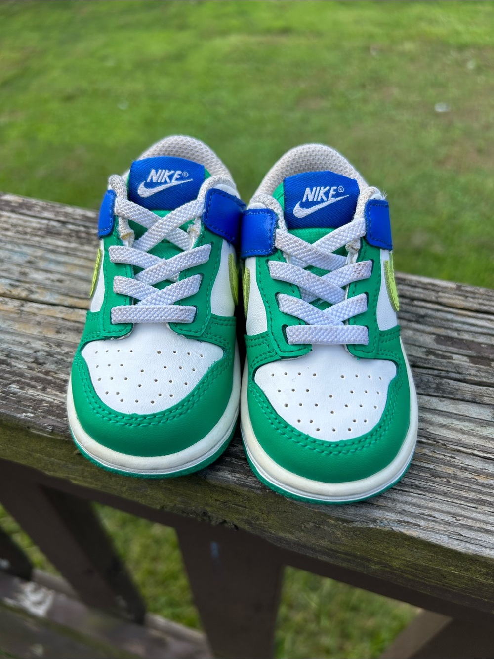 Nike Kids Green, White & Blue Low-Top Sneakers